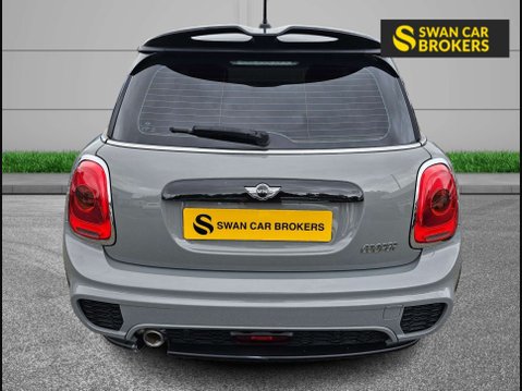 Mini Hatch 1.5 Cooper Auto 3dr 6
