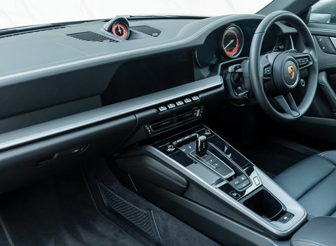 Porsche 911 Carrera 4S 17