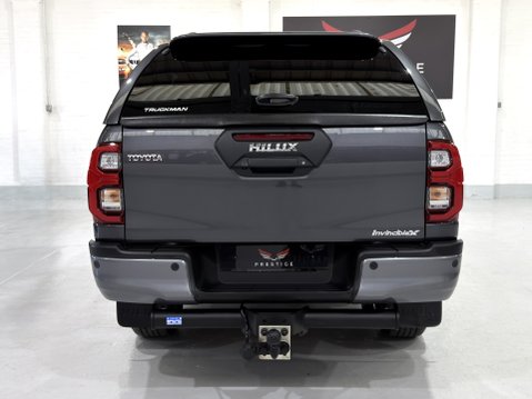 Toyota Hilux INVINCIBLE X 4WD 48V MHEV AUTO 18