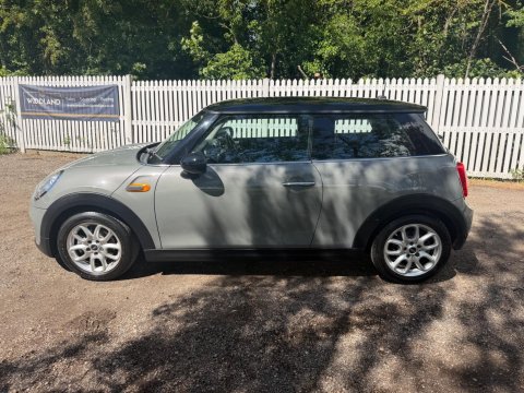 Mini Hatch COOPER 17