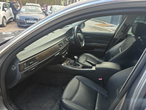 BMW 3 Series 318I EXCLUSIVE EDITION 10