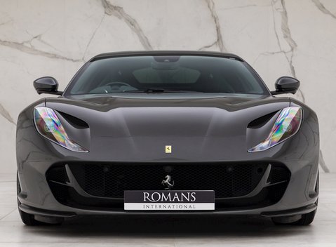 Ferrari 812 Superfast 4