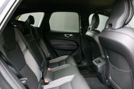 Volvo XC60 2.0 XC60 R-Design B5 MHEV AWD Auto 4WD 5dr 42