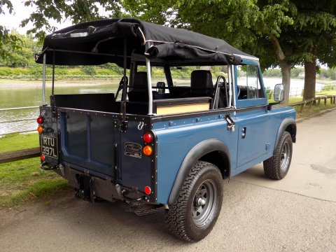 Land Rover 88 Series III SWB - John Brown HQ Special Edition 4