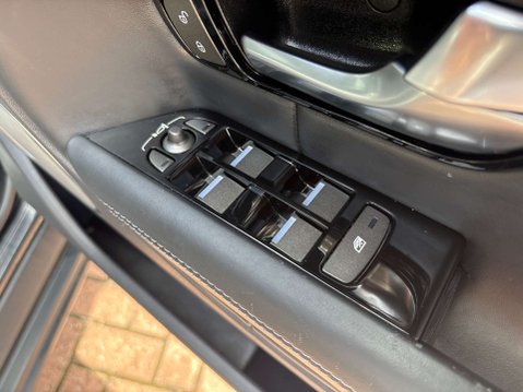 Land Rover Range Rover Evoque 2.0 TD4 HSE Dynamic SUV 5dr Diesel Auto 4WD Euro 6 (s/s) (180 ps) 34