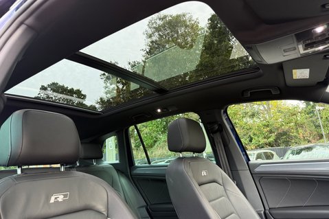 Volkswagen Tiguan R LINE TSI BMT 4MOTION DSG -RARE LEATHER INTERIOR -CAMERA -APPLE CARPLAY  65