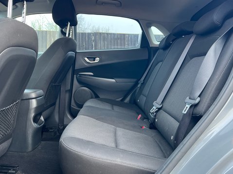 Hyundai KONA T-GDI PREMIUM MHEV 9