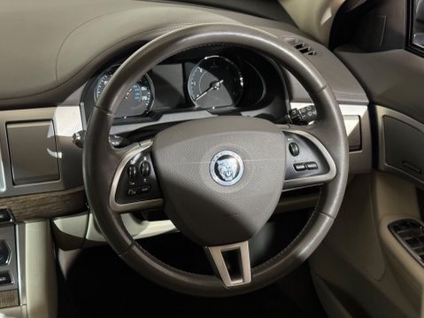 Jaguar XF D PREMIUM LUXURY SPORTBRAKE 13