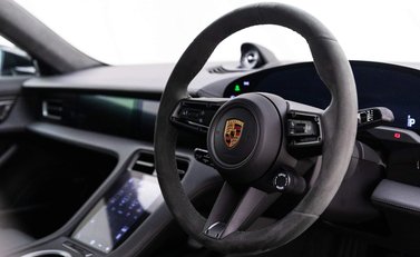 Porsche Taycan TURBO S 93KWH 5