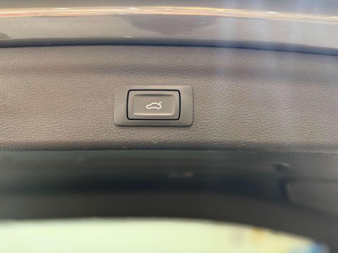 Audi Q3 2.0 TDI 35 S line SUV 5dr Diesel S Tronic Euro 6 (s/s) (150 ps) 43