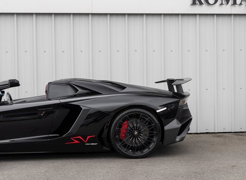Lamborghini Aventador SV LP 750-4 Roadster 16
