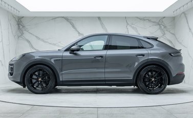 Porsche Cayenne TURBO E-HYBRID GT 5