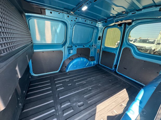 Ford Transit Connect AUTO SWB L1H1 Low Roof Limited Air Con Alloys Sens 11