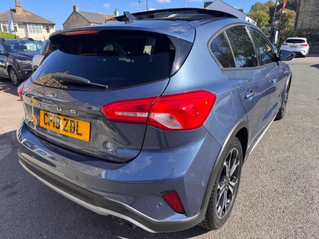 Ford Focus X 9