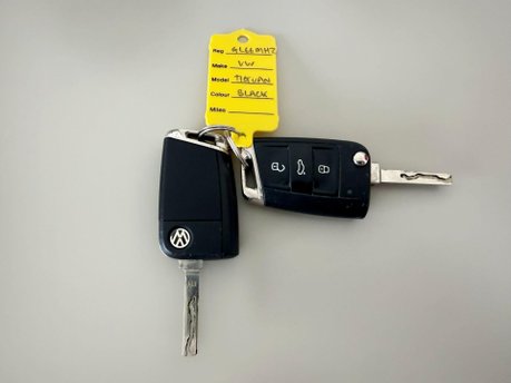 Volkswagen Tiguan 2.0 TDI BlueMotion Tech R-Line DSG 4Motion Euro 6 (s/s) 5dr 26