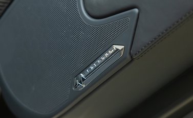 Lamborghini Aventador LP 700-4 ROADSTER 29