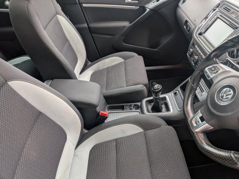 Volkswagen Tiguan 2.0 TDI BlueMotion Tech R-Line 4WD Euro 6 (s/s) 5dr 10