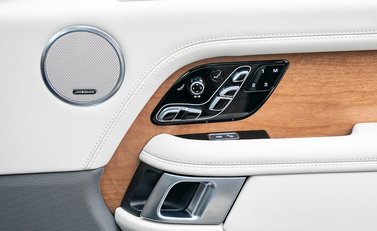 Land Rover Range Rover 4.4 SDV8 Autobiography 23