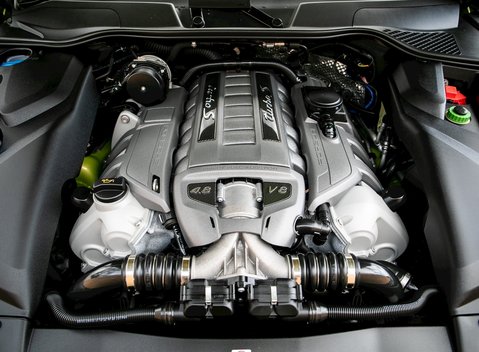 Porsche Cayenne Turbo S 27