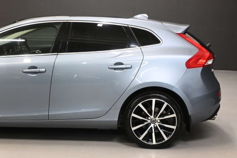 Volvo V40 1.5 V40 Inscription Edition T3 Auto 5dr 38