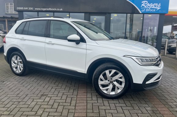 Volkswagen Tiguan LIFE 1.5 TSI DSG AUTOMATIC 1