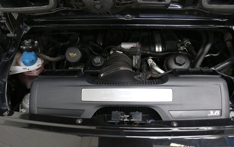 Porsche 911 Carrera S - Sensational Manual Coupe 28