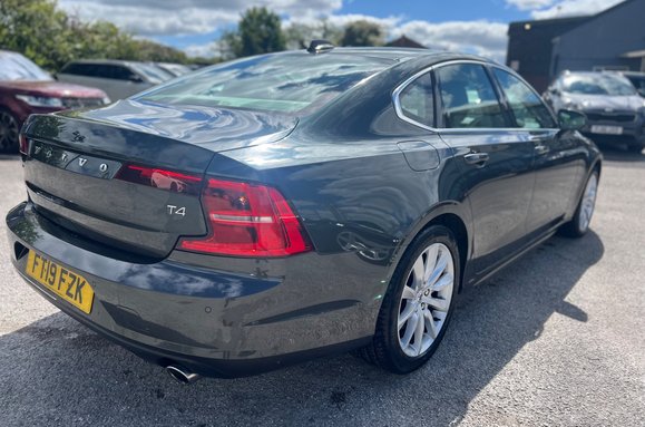 Volvo S90 2.0 T4 MOMENTUM PLUS AUTO 6