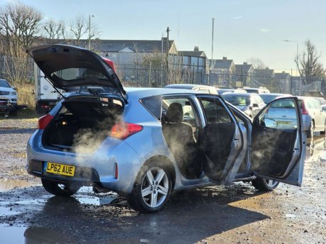 Toyota Auris 1.6 V-Matic Sport Hatchback 5dr Petrol Multidrive S Euro 5 (132 ps) 16