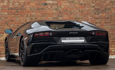 Lamborghini Aventador S LP740-4 3