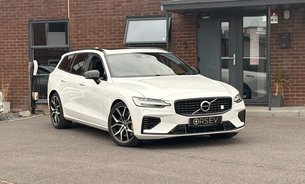Volvo V60 RECHARGE T8 POLESTAR ENGINEERED AWD Pano Sunroof Pilot Assist HUD Rev Cam++ 1