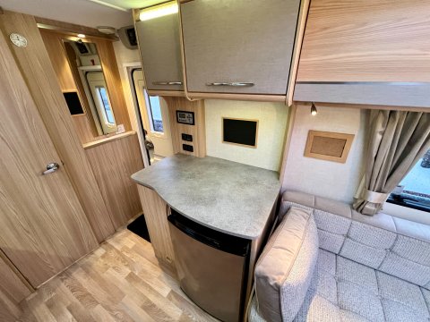 Coachman Amara 450-2 23