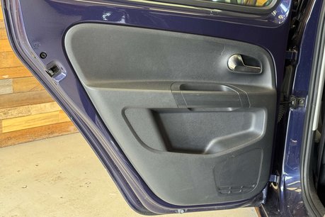 Volkswagen Up 1.0 High up! Hatchback 5dr Petrol ASG Euro 6 (75 ps) 38