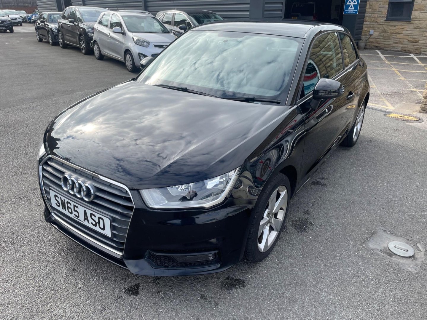 2015 Audi A1 — image 3