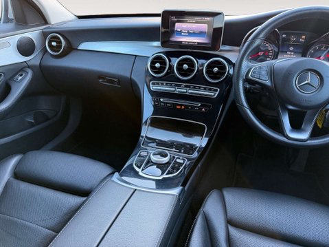 Mercedes-Benz C Class 2.0 C 200 Sport Auto 4dr 11