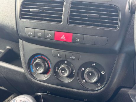 Vauxhall Combo 1.2 Combo 2300 CDTi S/S 24