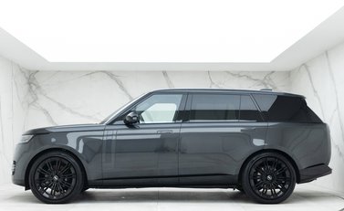 Land Rover Range Rover D350 Autobiography LWB 7 Seater 2