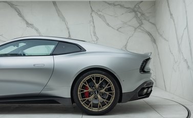 Aston Martin Vanquish V12 45