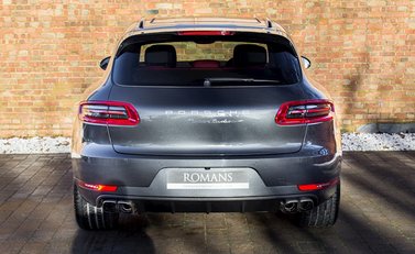 Porsche Macan Turbo 5
