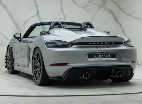 Porsche 718 SPYDER RS 13