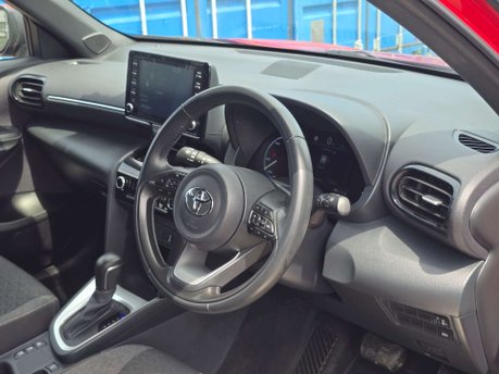 Toyota Yaris Cross 1.5 VVT-h Design SUV 5dr Petrol Hybrid E-CVT Euro 6 (s/s) (116 ps) 47