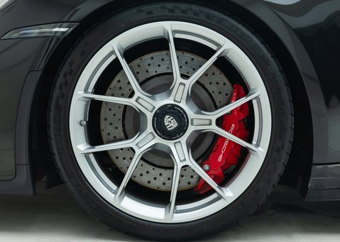 Porsche 911 GT3 TOURING (992) 