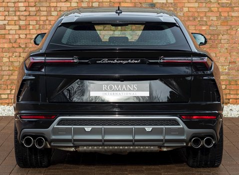 Lamborghini Urus 5