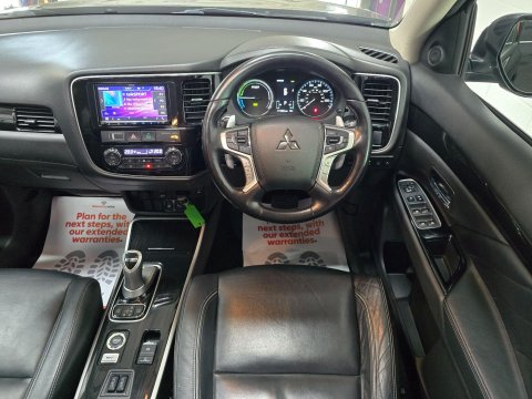 Mitsubishi Outlander 2.0h 12kWh 4hs CVT 4WD Euro 6 (s/s) 5dr 33