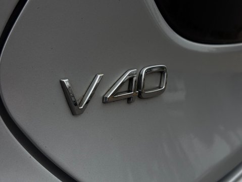 Volvo V40 2.0 D2 Lux Euro 6 (s/s) 5dr 21