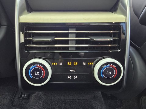 Land Rover Range Rover SV P510e PHEV 22