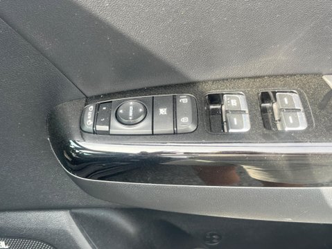 Kia Sportage 1.7 CRDi 3 Euro 6 (s/s) 5dr 28