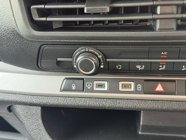 Vauxhall Vivaro LWB L2H1 Low Roof Prime Aircon Cruise Sensors Nav EURO 6 32