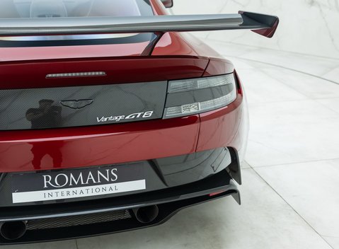 Aston Martin Vantage GT8 29