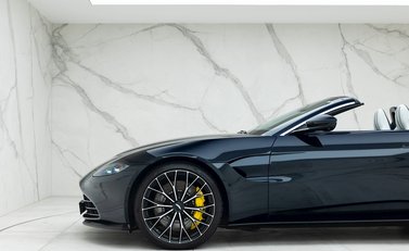 Aston Martin V8 Vantage Roadster 23