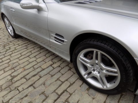 Mercedes-Benz SL Series SL500 39